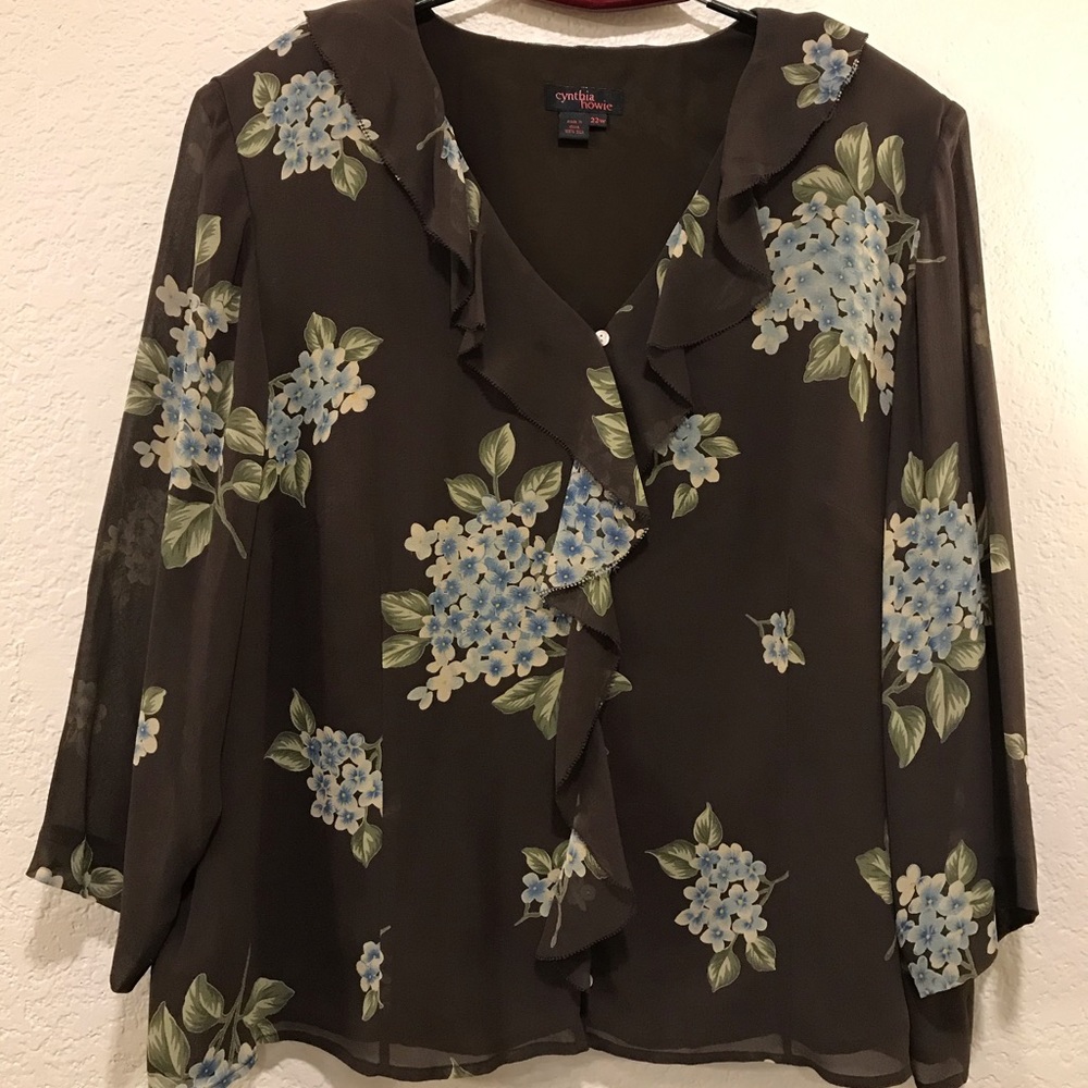 Cynthia Howie Size 22 Floral Print Blouse